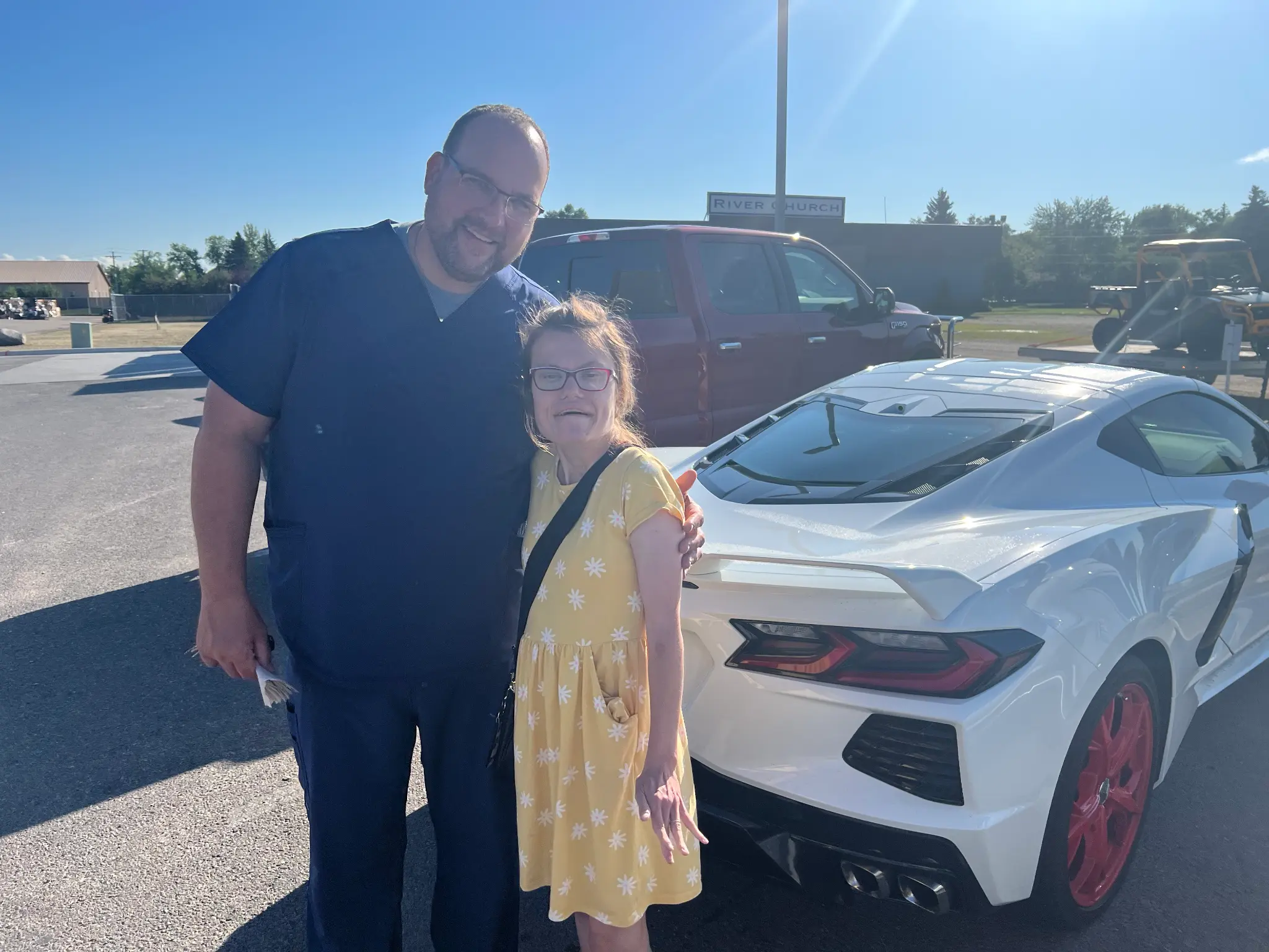 Lis and Vet Owner White Z06